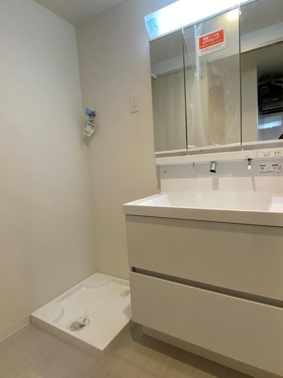 Monte Luceの独立洗面台