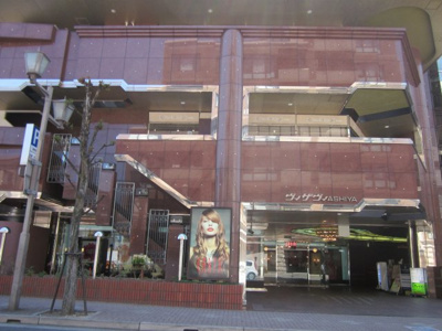 【エントランス】 | ヴィ・ザ・ヴィ芦屋 | 建物の内部です