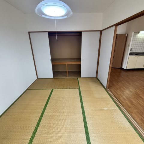 コーポ銀の和室