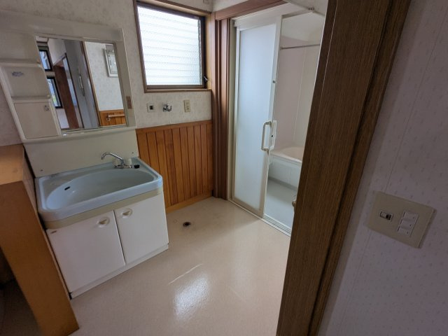 中古戸建　高崎市四ツ屋町の独立洗面台