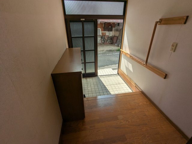 中古戸建　高崎市四ツ屋町の玄関