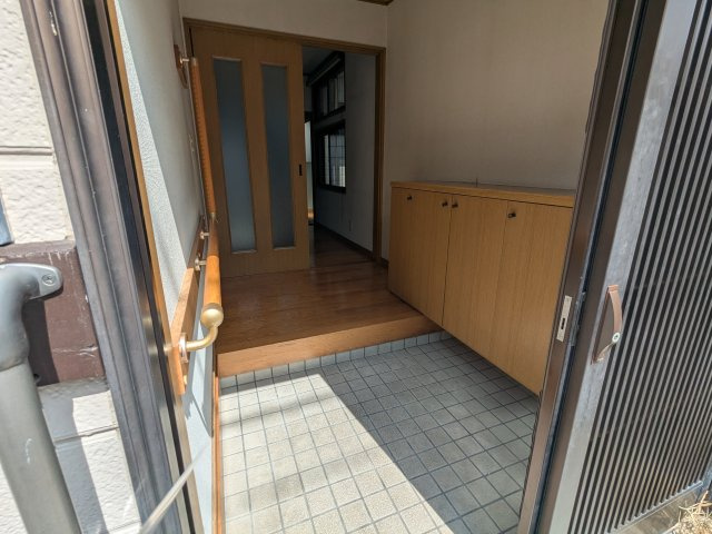 中古戸建　高崎市四ツ屋町の玄関