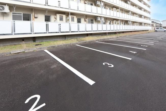 【駐車場】 | ビレッジハウス石脇1号棟 | ※写真は同タイプの物件です。