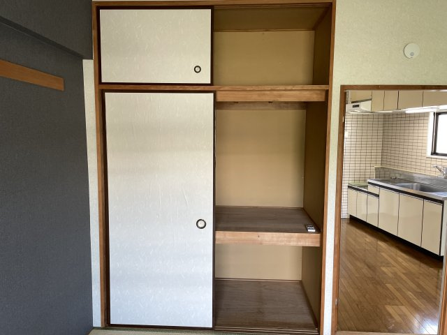 サンロード中浦和Ⅱの収納|押入