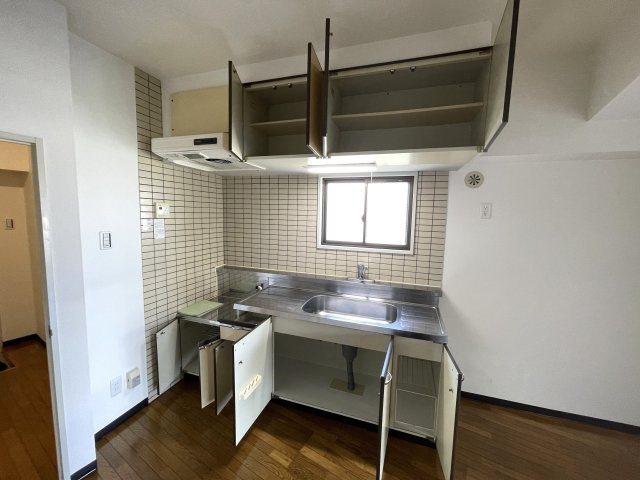 サンロード中浦和Ⅱの収納|キッチン収納