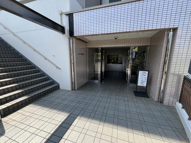 コスモ宮前平のエントランス