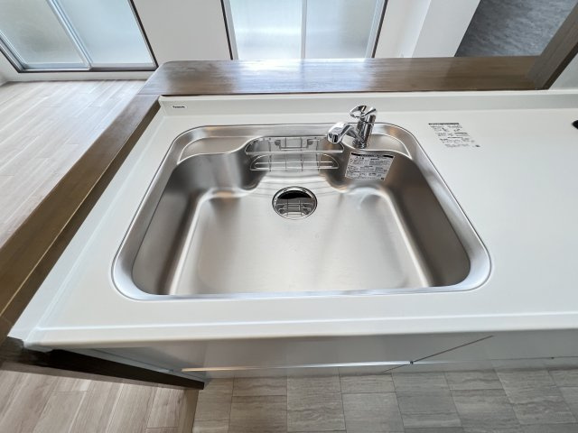 ローレルコート桜井南のキッチン|清潔感あふれるステンレスシンク