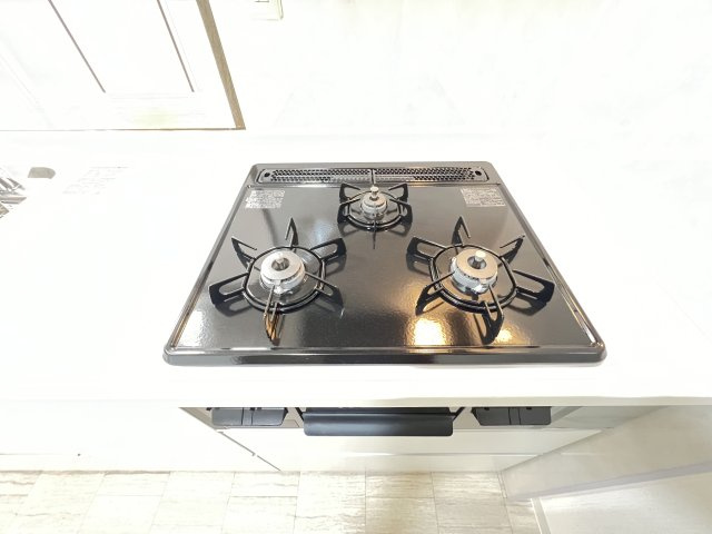 ローレルコート桜井南のキッチン|ガスコンロ3口