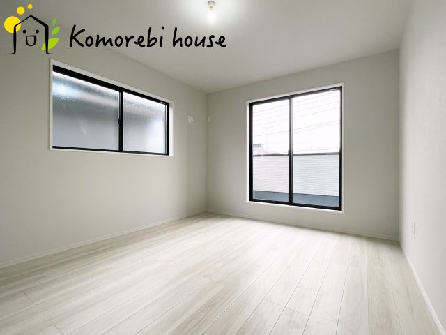 さいたま市西区指扇　15期　新築一戸建て　LIGARE　02の寝室|ゆとりの広さです