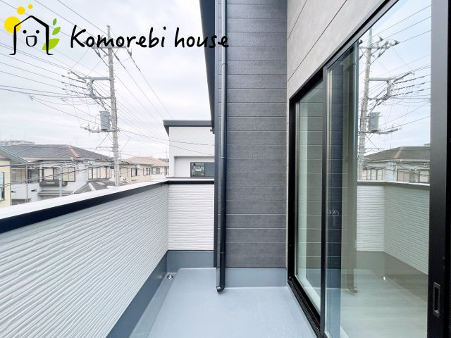さいたま市西区指扇　15期　新築一戸建て　LIGARE　02のバルコニー|暖かな日差しのふりそそぐバルコニー