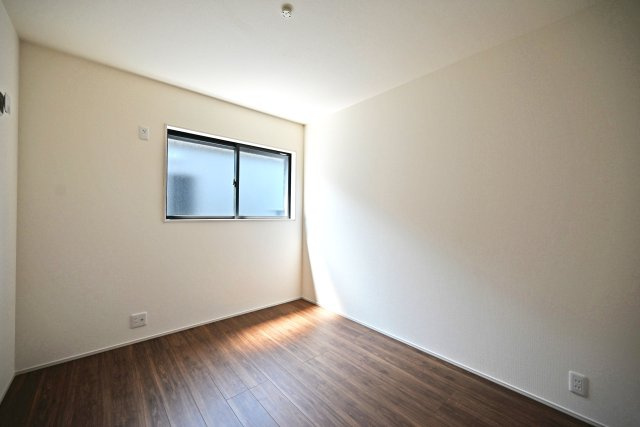 リーブルガーデン西昆陽1丁目新築一戸建て│4LDK+駐車1台可の洋室|‐洋室5.25帖(2F)-