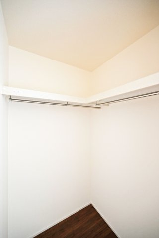 リーブルガーデン西昆陽1丁目新築一戸建て│4LDK+駐車1台可の収納|‐洋室5.25帖(2F)-