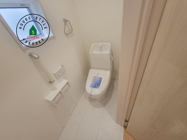 福岡市早良区重留7丁目第1-6棟（3号棟）のトイレ|温水洗浄便座を完備しております。2ヶ所にトイレがあるのは朝の慌ただしい時間も安心です。