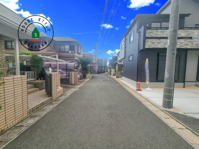 福岡市早良区重留7丁目第1-6棟（3号棟）の前面道路含む現地写真|前面道路です。