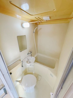 【浴室】 | ブライクルマンション | 湯船に浸かって疲れた体を癒せます。