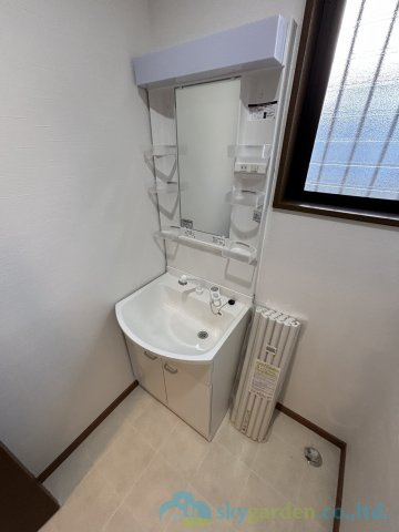 二宮町松根　中古戸建の独立洗面台