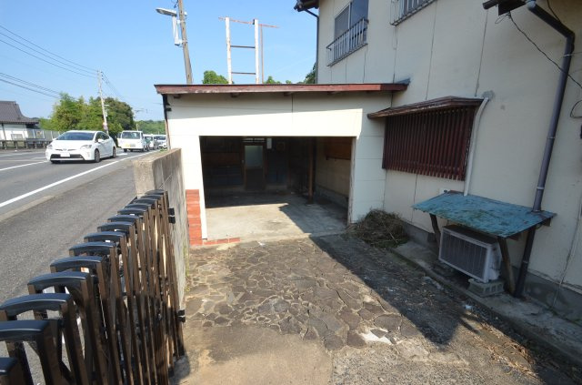 中古住宅（水巻町吉田南1-9-1）の駐車場|令和7年8月18日撮影