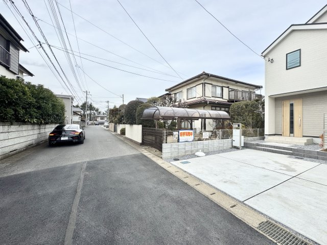 千葉市花見川区さつきが丘２丁目第２期の前面道路含む現地写真