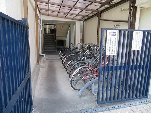 京都一乗寺コーポラスの駐輪場