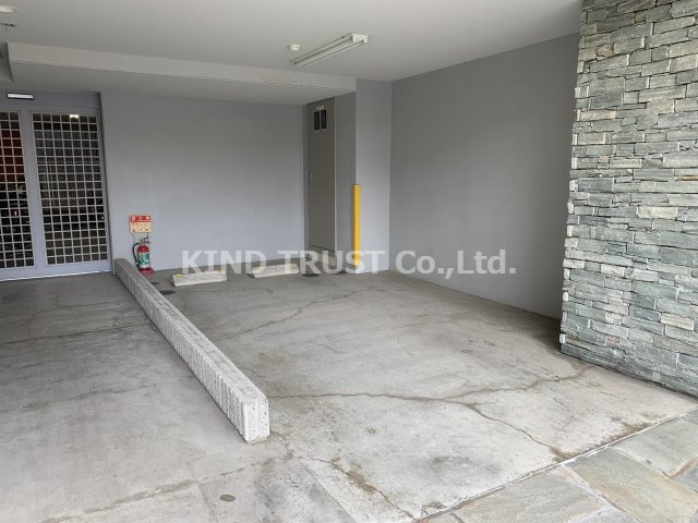 セレニテ天六の駐車場|カースペースがあります