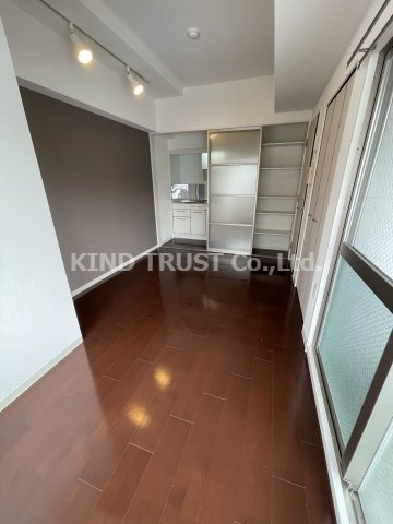 セレニテ天六の洋室|スタンダードな洋室です