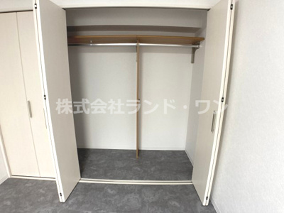 【収納】 | サニーライフ久米川 | 約6帖の洋室にある収納