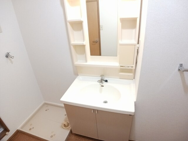 イーストコートの独立洗面台|洗面所