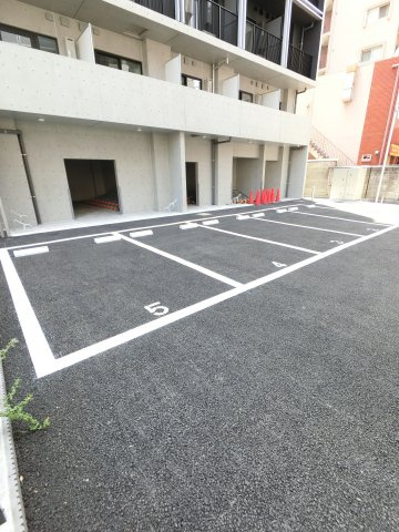 ステージグランデ本千葉の駐車場