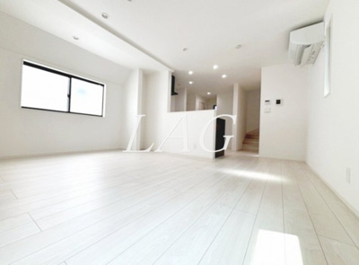 【居間・リビング】 | 府中市美好町一丁目戸建 | 洋室のお部屋です。