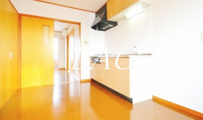 【居間・リビング】 | ベルナティオ伊奈 | 洋室のお部屋です。