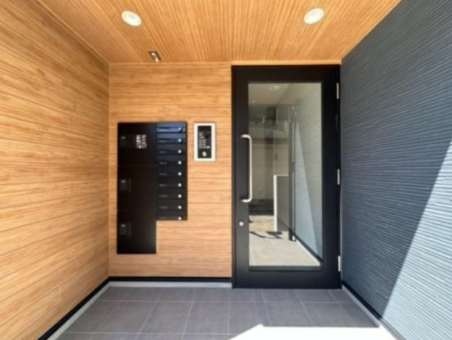 大阪市淀川区塚本4丁目　一棟売アパートのエントランス