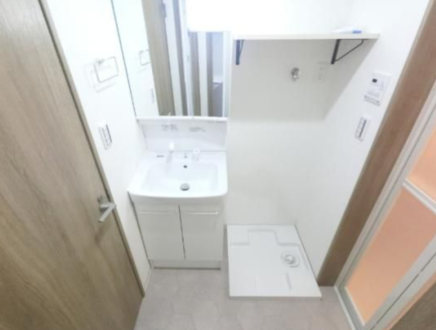 大阪市淀川区塚本4丁目　一棟売アパートの独立洗面台