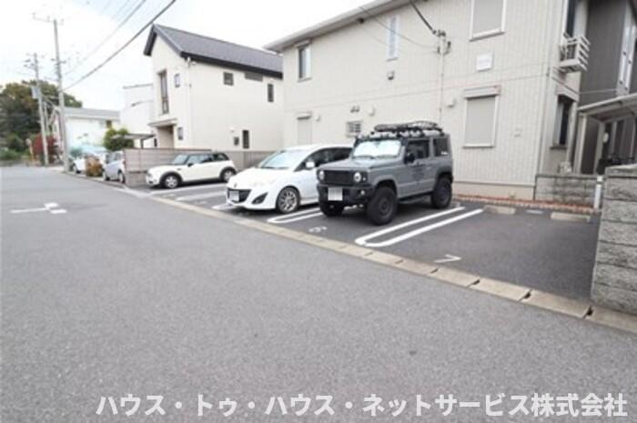 ボンヌ・シャンスの駐車場