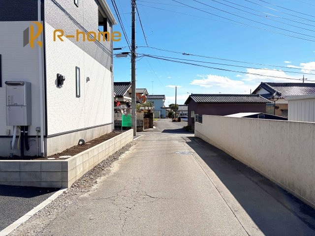 結城市結城第45　新築戸建て　1号棟の前面道路含む現地写真|周辺環境も併せて案内致します♪
閑静な住宅地で笑顔あふれる新生活！
ぜひ現地へお越しください♪