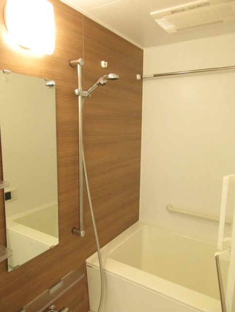 渋谷区広尾１丁目の賃貸マンションの浴室