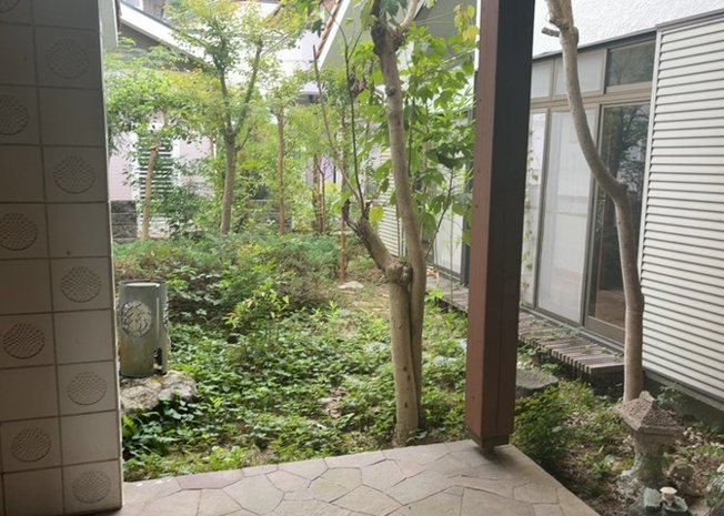 【外観】 | 土地の面積＝住宅面積ではありません。建ぺい率の問題などで、土地のある場所によって住宅を建てられる面積は限られています。高さもしかり、「土地」という言葉の中には、建築条件も含まれると考えておきましょう。