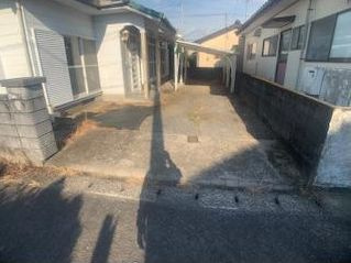 都城市吉尾町の中古一戸建の駐車場