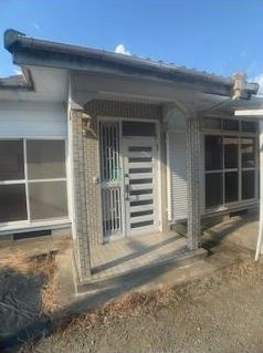 都城市吉尾町の中古一戸建の玄関