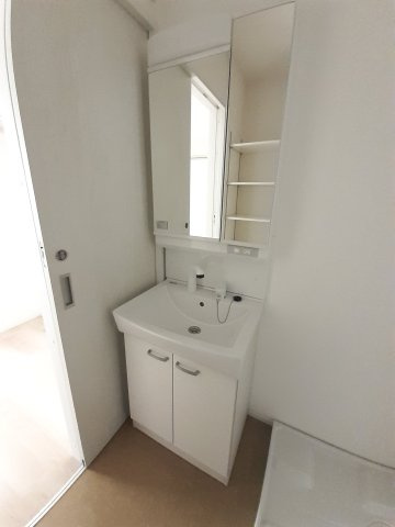 グランバレーⅡの独立洗面台|独立洗面台あり、毎朝おしゃれに忙しい女性の方におすすめです