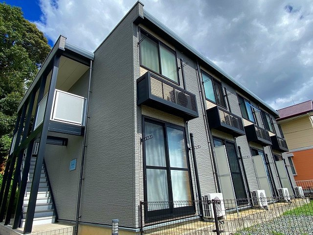 レオパレスランド諸岡の外観