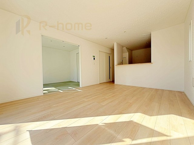 結城市結城第45　新築戸建て　2号棟の外観|広くて明るいＬＤＫ♪ ゆったりくつろげるリビングスペースで、ご家族皆様の笑顔が溢れます。