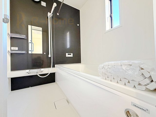 結城市結城第45　新築戸建て　2号棟の浴室|１坪タイプの大きなお風呂で、小さなお子様とご一緒に入浴いただける広さです！