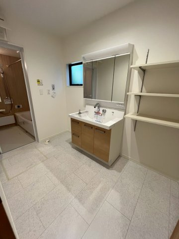 大阪狭山市池尻自由丘新築戸建て4LDKの洗面所