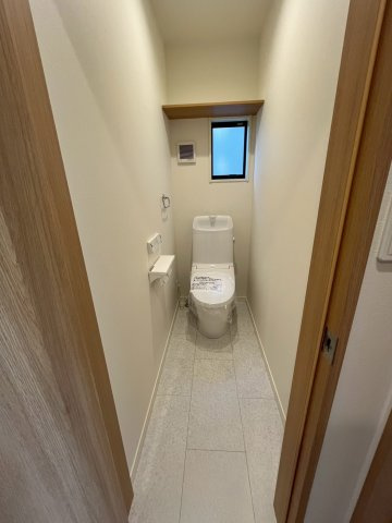 大阪狭山市池尻自由丘新築戸建て4LDKのトイレ