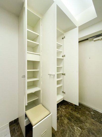 【玄関】コスモシティ横浜石川町 