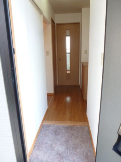 パレットピュアの玄関|※別室参考写真です。