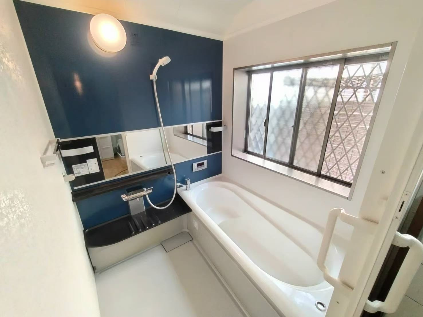 桜井市浅古の浴室|のびのび入浴できる1坪タイプシステムバス