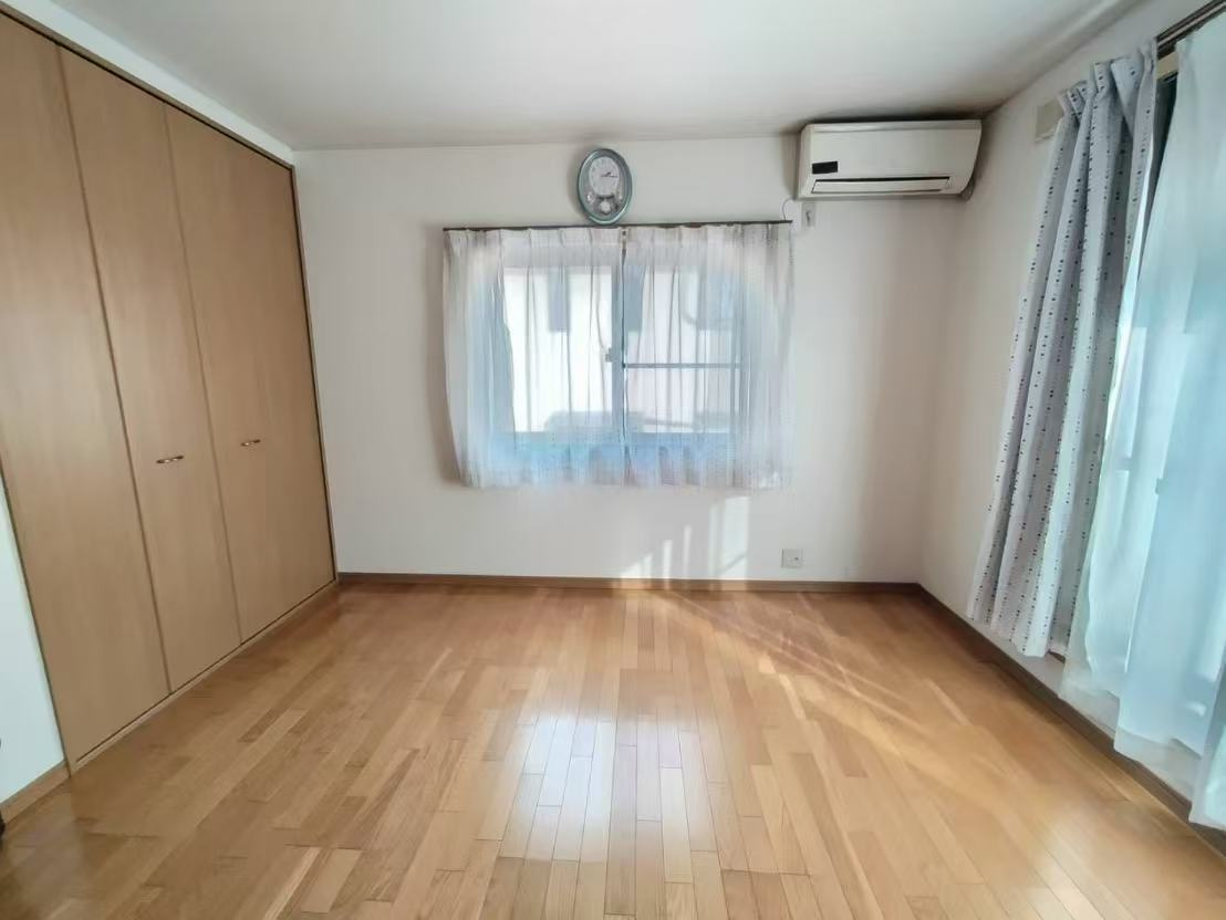 桜井市浅古の洋室|洋室９帖クローゼット付き