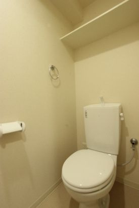 ラトレ白鳥のトイレ|落ち着いた色調のトイレです