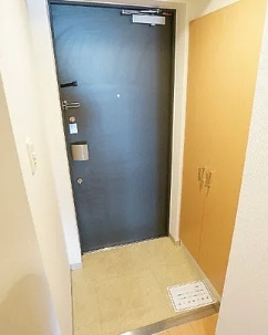 エステムコート新大阪Ⅵエキスプレイスの玄関